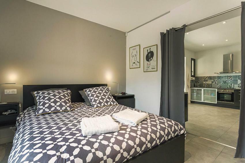 Les Aromatiques - Terrasse & Parking Prive A Villeneuve Les Avignon - Proche Golf Academy Exterior foto